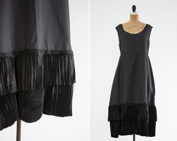 antique 1900s black victorian mourning dress | vic