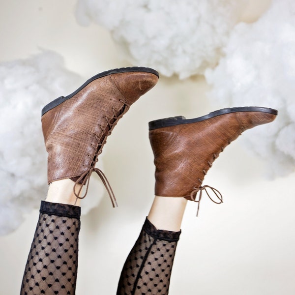 brown ankle boots 8.5 / short woven leather lace up boots brown / hipster ankle boots 8.5