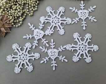 Schneeflocken Ornamente, Gehäkelte Schneeflocken, Häkelapplikationen, Weihnachtsschmuck, Weiße Wohndekors