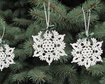 Crochet snowflake, crochet Christmas decors Xmas tree ornaments Wedding decors appliques (set of 6)
