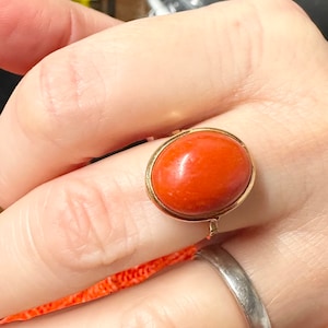 Anillo Art Déco de oro con coral 750, coral salmón ovalado, joya Cabachon para mujer, regalo antiguo para damas.