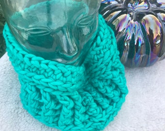 Luxury Cowl,  Adult Cowl, Wool Cowl, Green Cowl, Cowl, Knitted Cowl, Handmade, Hand knit,