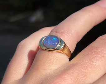 Dark crystal Australian opal set in 18k gold signet style ring size 7 3/4