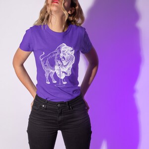 Bison essayant de chanter T-shirt femme en polycoton Cadeau pour sa petite amie Cadeau pour anniversaire Musicien Chemise Cadeau femme Cadeaux pour maman SEEMBO image 5