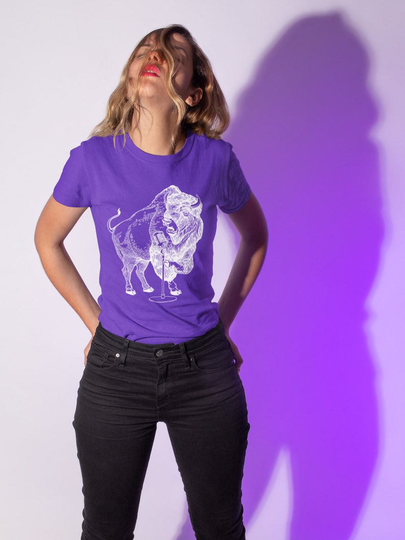 Bison essayant de chanter T-shirt femme en polycoton Cadeau pour sa petite amie Cadeau pour anniversaire Musicien Chemise Cadeau femme Cadeaux pour maman SEEMBO image 5