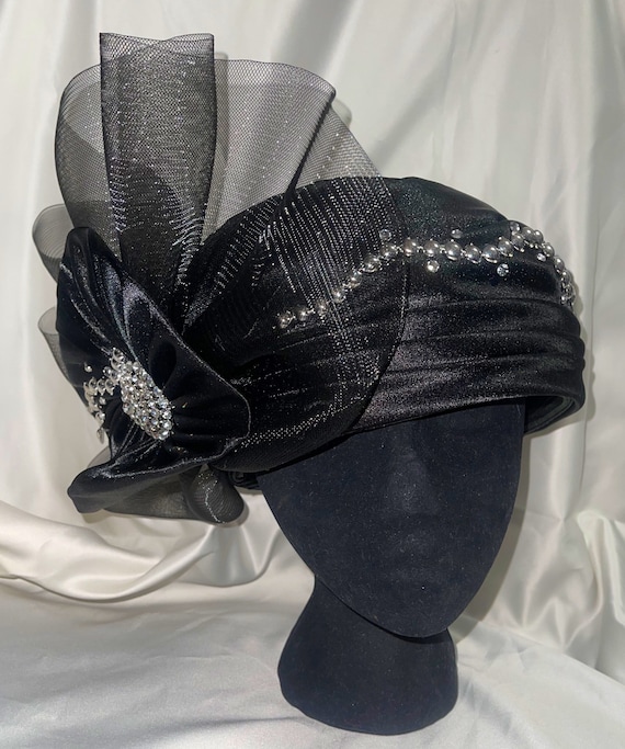 1980’s Embellished with Seedbeads Black Hat ~ Clas