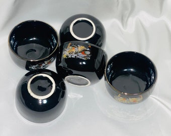 Vintage Asian Ceramic Small Teacup Set Negro con Dos Pavos Reales y Estampado Floral Dorado