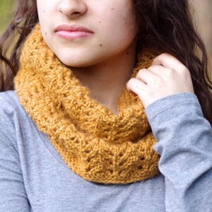 PDF Knitting Pattern - Afternoon Stroll Cowl - Quick One-Skein Project for Beginners - Lace Knitting - Women's Accessory