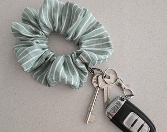 Portachiavi da polso Scrunchie a strisce Foggy Dew - portachiavi scrunchie - portachiavi scrunchie