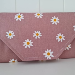 Bolsa para troca de fraldas Daisy Nappy com bolso para lenços umedecidos - Bolsa para fraldas - Bolsa para fraldas - Carteira para fraldas - Trocador - Bolsa para fraldas *FEITO SOB ENCOMENDA*