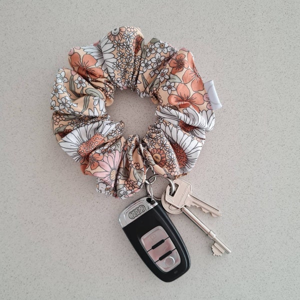 Retro Floral Scrunchie wristlet keyring - scrunchie key fob - Scrunchie keychain