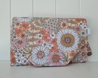 Bolso cambiador con diseño floral retro y bolsillo para toallitas - Pañal - Bolso cambiador - Bolso cambiador - Monedero cambiador *HECHO A PEDIDO*