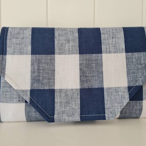 Embrague de alfombra de cambio de pañales Navy Gingham DELUXE - Bolsa de pañales - Embrague de pañales - Cartera de pañales - Alfombra de cambio **HECHO A PEDIDO**