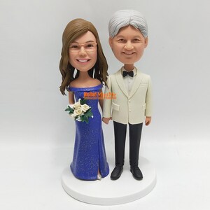 Custom bride and groom figurines, Personalized Wedding Cake topper, Custom Bobblehead wedding toppers, custom Wedding gifts for couple -K738