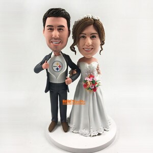 Custom Wedding Cake Topper Bobblehead: Personalized Bride and Groom Gift