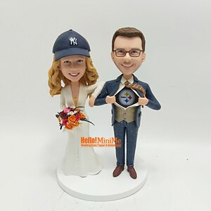 Personalized wedding topper figurine, wedding cake topper Personalized, wedding bobblehead figure, wedding topper Bride and Groom - K775