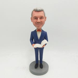 Custom Wedding Officiant Bobblehead: Personalized Pastor Gift