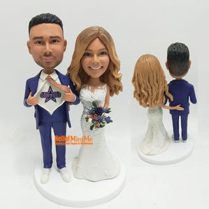 Custom Wedding Cake Topper Bobblehead: Unique Bride & Groom Figurine