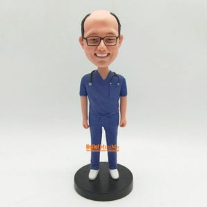 Custom Surgeon Bobblehead: Personalized Doctor Gift