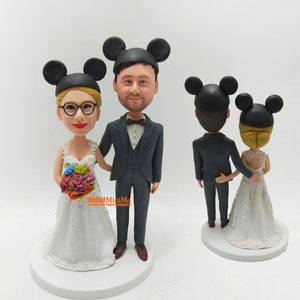 Personalized Wedding Cake Topper figurine Bride and groom, Wedding Bobblehead Topper, Custom Figurine Couple, Best Wedding Gift ideas -K302