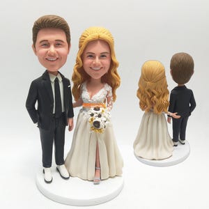 Custom Wedding Cake Topper: Personalized Bride and Groom Bobblehead Figurine -K603