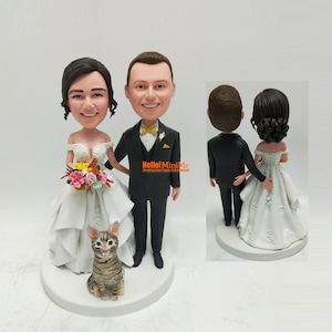 Personalized Wedding Cake Topper Bobblehead: Custom Figurine Couple