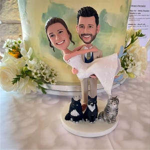 Cake toppers for wedding | bobble head | wedding topper | custom cake toppers | custom bobblehead | custom wedding cake topper - K680