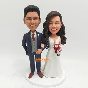 Custom Wedding Cake Topper: Personalized Bride and Groom Bobbleheads