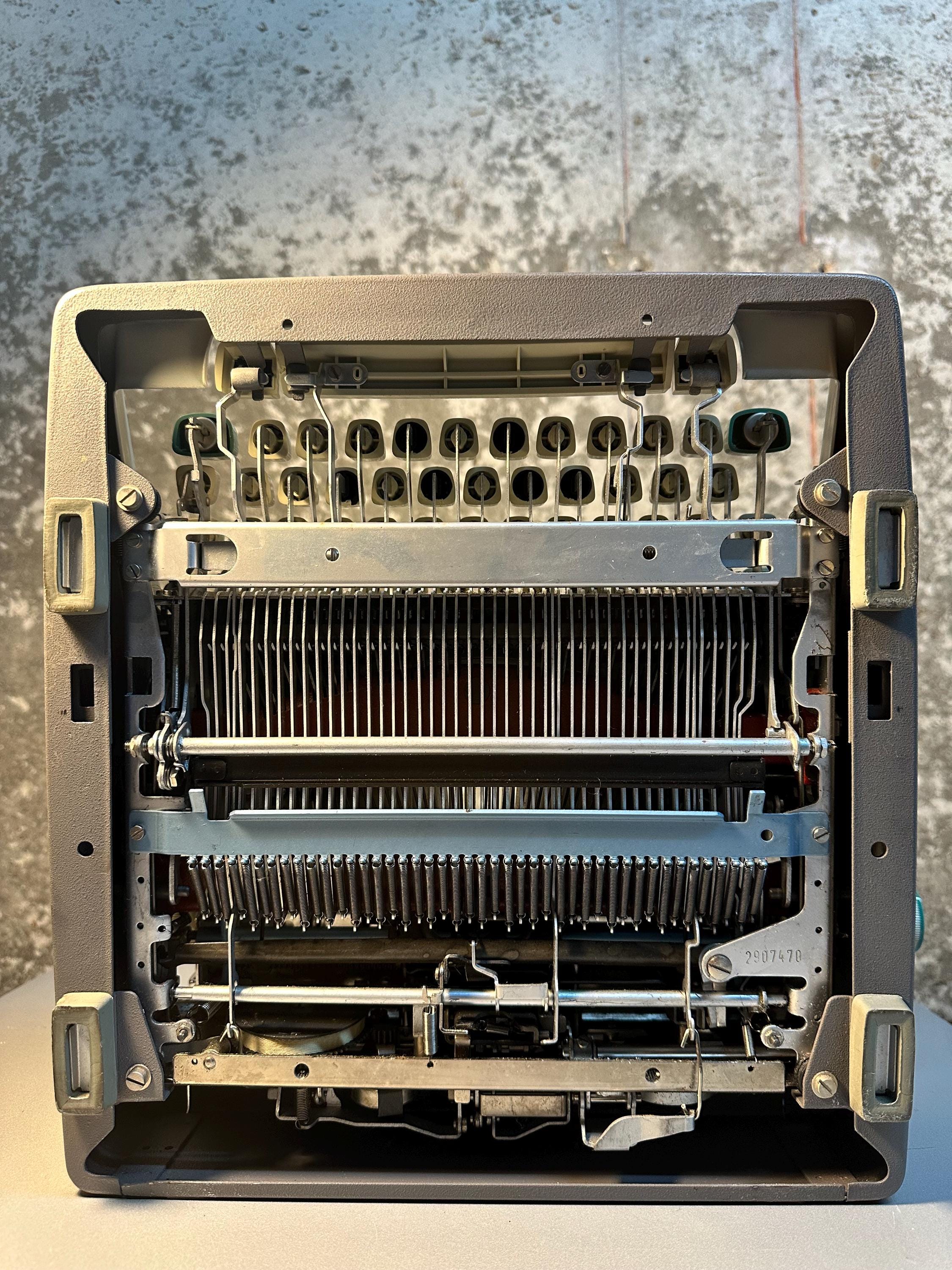 ヴィンテージ オリンピア SM9 タイプライター - Etsy 日本