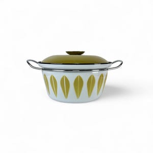 8-5/8&quot; Vintage Cathrineholm Yellow Lotus Covered  Casserole * Dutch Oven * Stock Pot