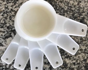 Vintage Tupperware Ultra 21 Quiche or Pie Pan, Cover - 9-inch