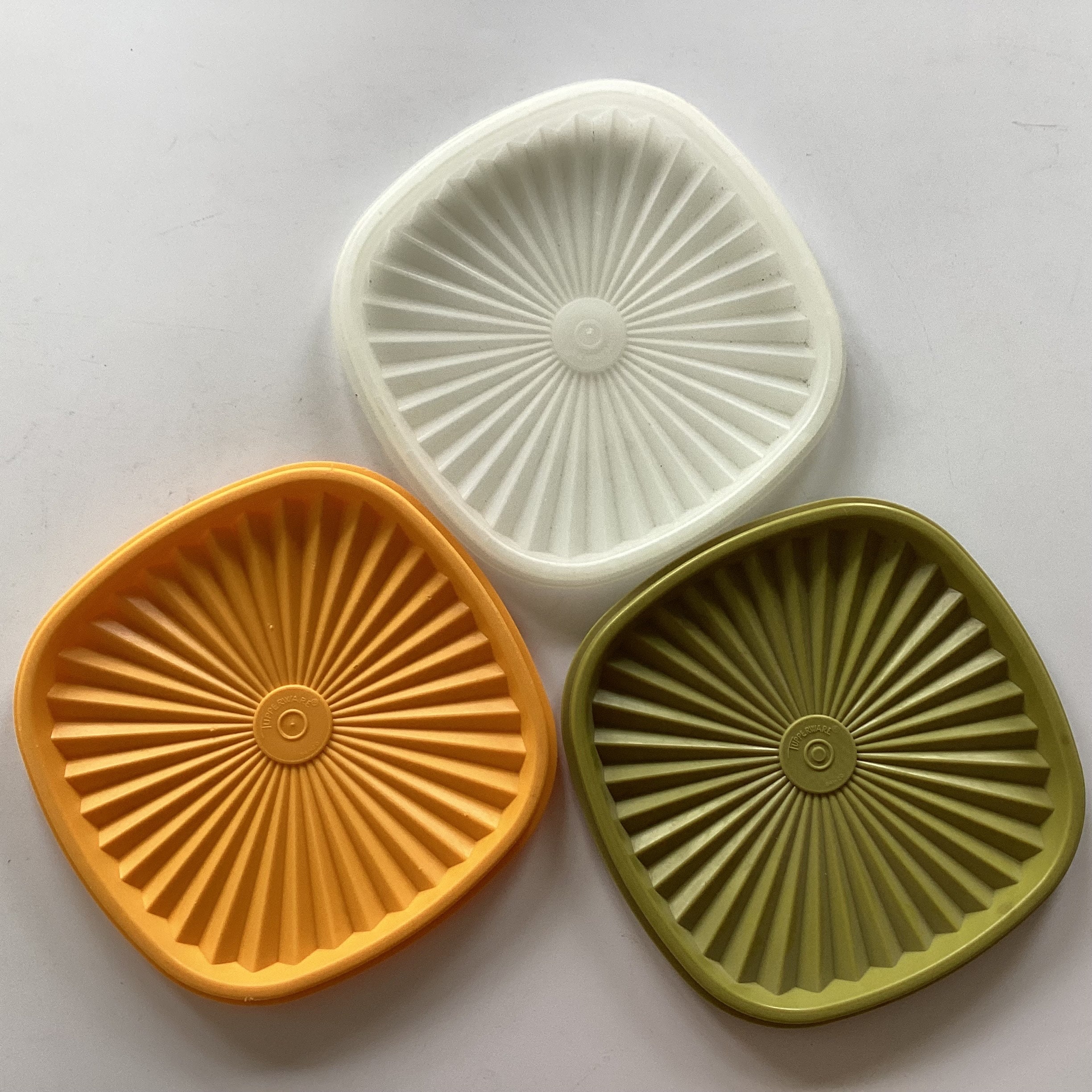 Vintage Accordion Tupperware Lids Replacements Servalier Etc YOU PICK Added  Colors and Stock Mid Century Kitchen Storage Container 