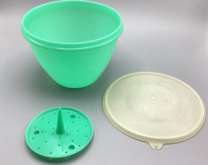 Vintage Tupperware Lettuce Keeper With Core Spike Jadeite Green Crisp