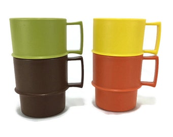 Vintage Tupperware Mugs * Stackable Coffee Cups * Set of 4 #312