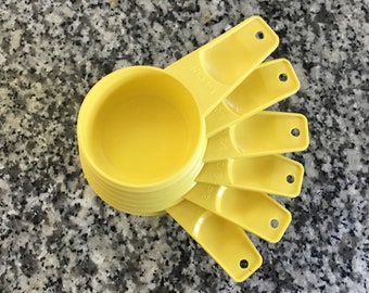 Vintage Citrus Yellow Tupperware Measuring Cup Set