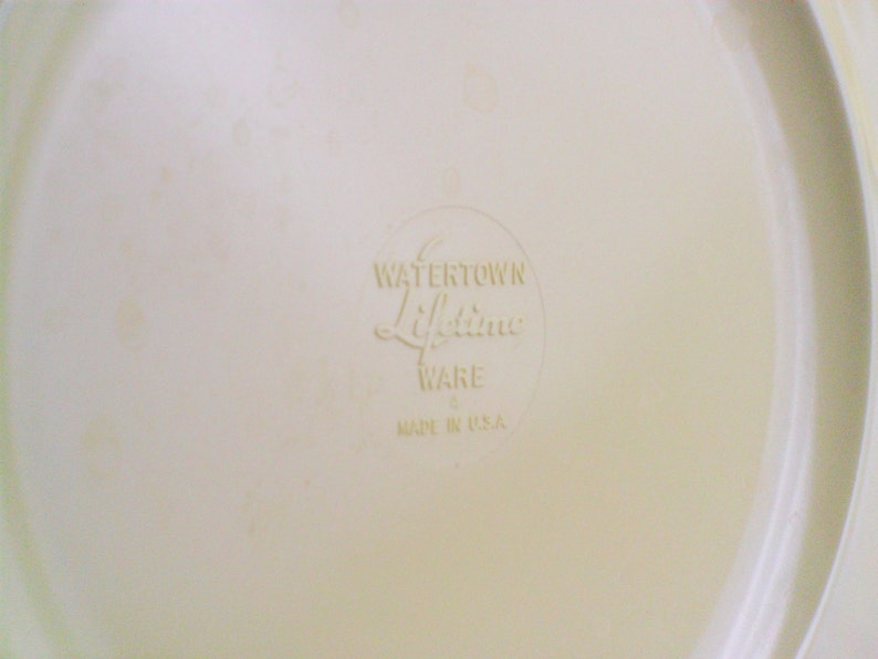Vintage Watertown Lifetime Ware Dessert 12 Salad Plates Melamine Yellow Bread and Butter