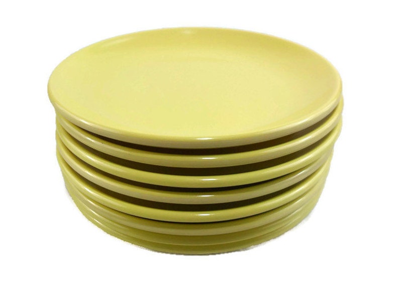 Vintage Watertown Lifetime Ware Dessert 12 Salad Plates Melamine Yellow Bread and Butter
