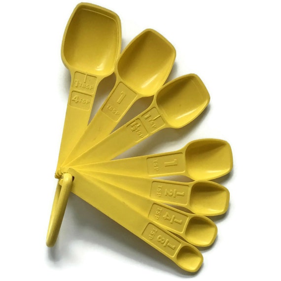 Vintage Tupperware Measuring Spoons Citrus Yellow Set of 7 