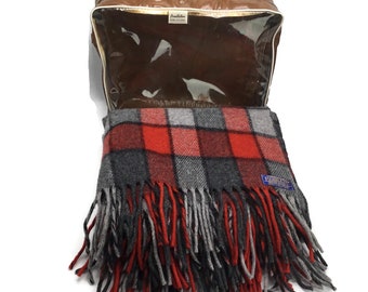 Pendleton Woolen Mills Throw * Classic Wool Plaid Robe in a Bag * Stadium Blanket
