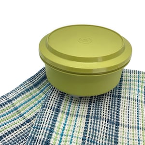 Vintage Tupperware 1252 Seal and Serve Bowl with Lid/Plate * Kitchen Storage Container * Press n Seal Avocado Green