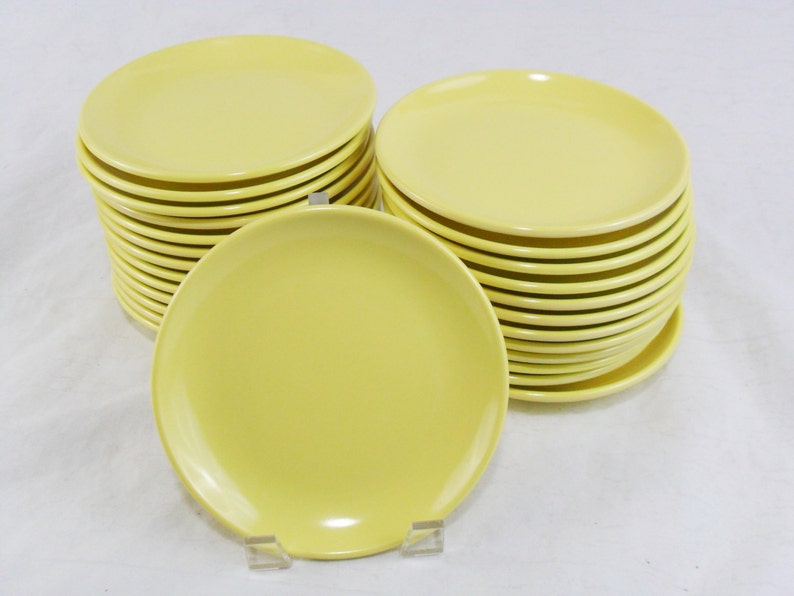 Vintage Watertown Lifetime Ware Dessert 12 Salad Plates Melamine Yellow Bread and Butter