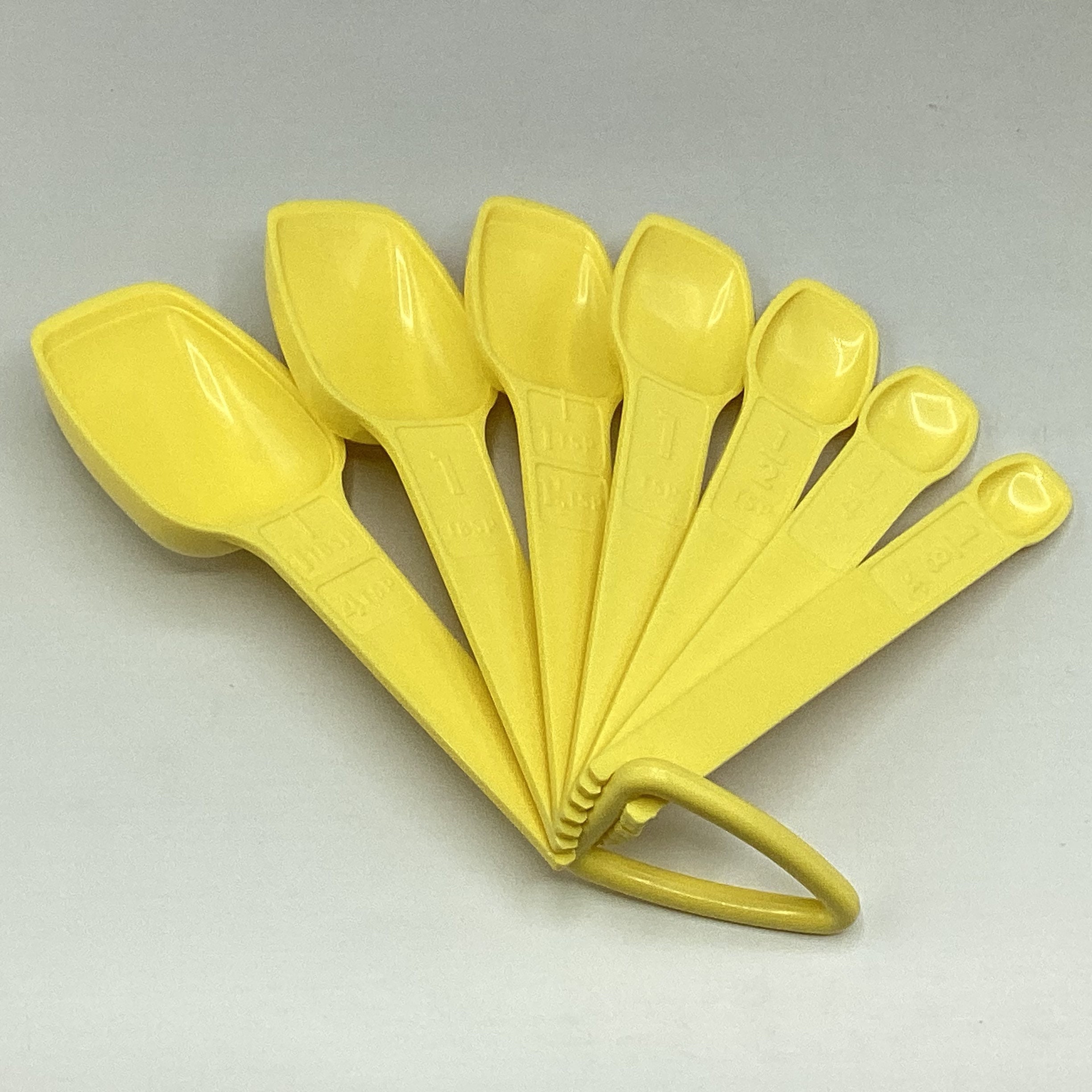  Tupperware Measuring Spoons with Ring Holder Vintage