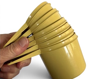 Vintage Harvest Gold Tupperware Measuring Cup Complete Set