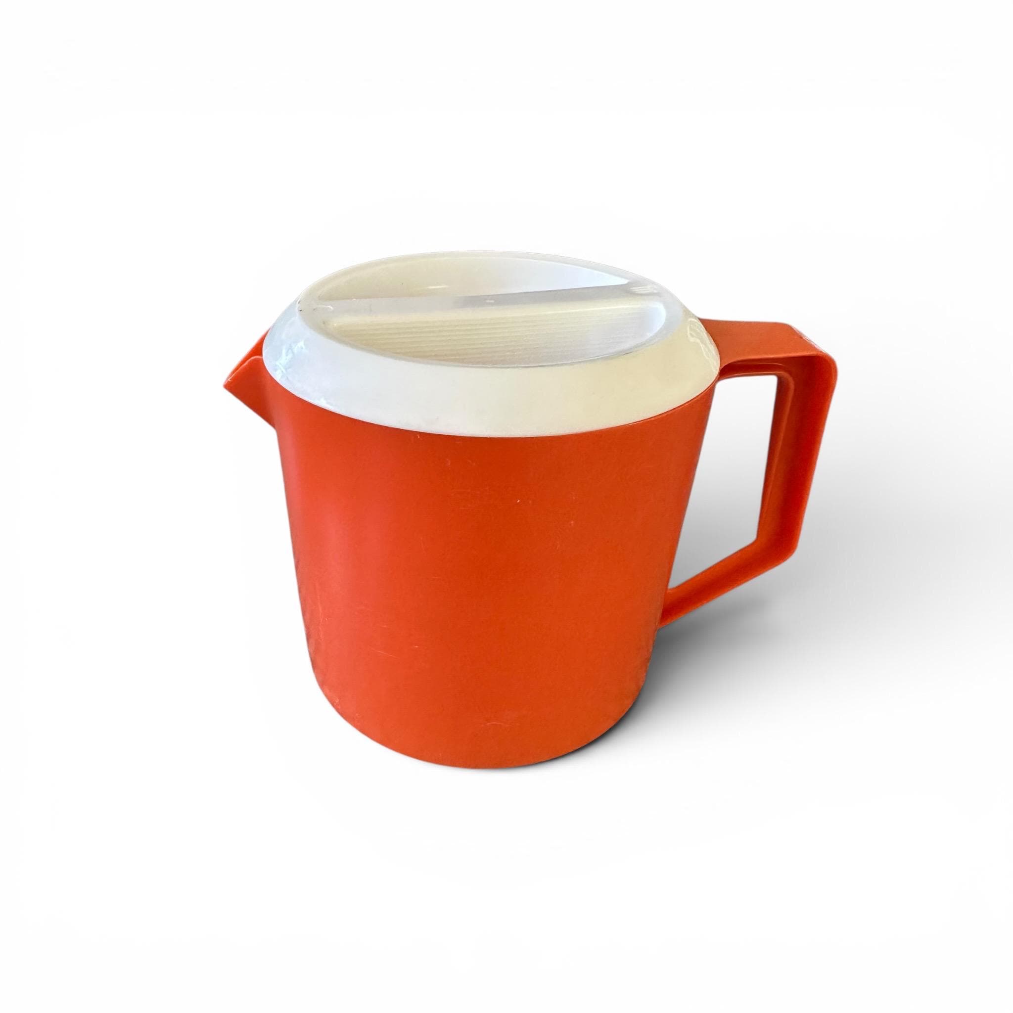 1-1/2 Quart Vintage Orange Rubbermaid Covered Pitcher - Etsy