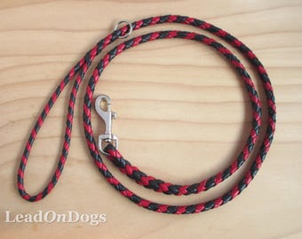 LeadOnDogs Baki Rot und Schwarz 1,50m geflochtene Känguru Leder Hundeleine