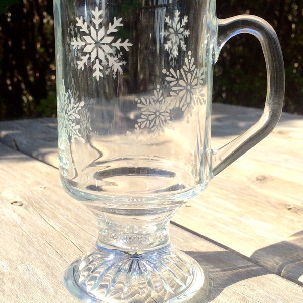 Snow flake etched glasses, snowflake coffee mugs, snow flake, holiday glasss holiday mugs, Christmas glasses, holiday glasses, snow flake