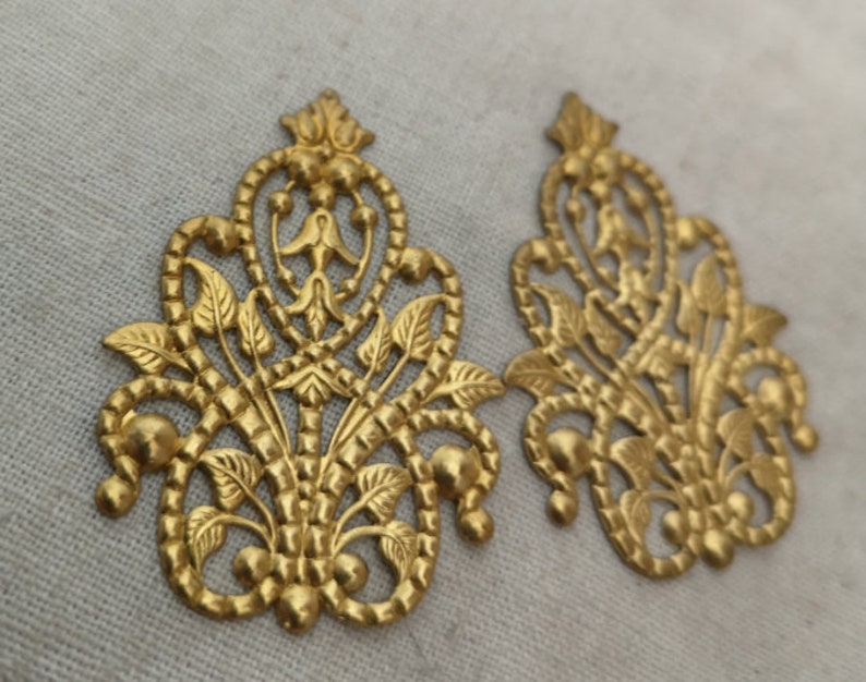 12 pcs of brass filigree charm pendant 35x50mm-raw brass