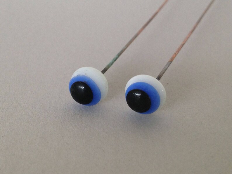 Blue vintage glass eyes assorted sizes 2 pairs of each of 8 mm 6 pairs of eyes 10 mm and 12 mm
