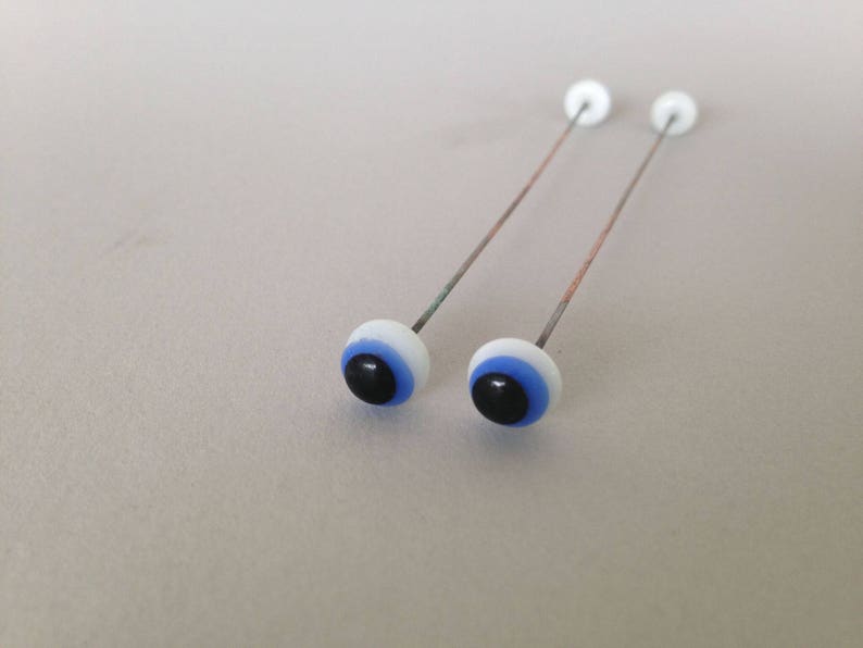 Blue vintage glass eyes assorted sizes 2 pairs of each of 8 mm 6 pairs of eyes 10 mm and 12 mm