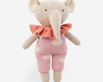 Katoenen gebreide olifant met roze overall: zacht babyspeelgoed, handgemaakte knuffel, babycadeau